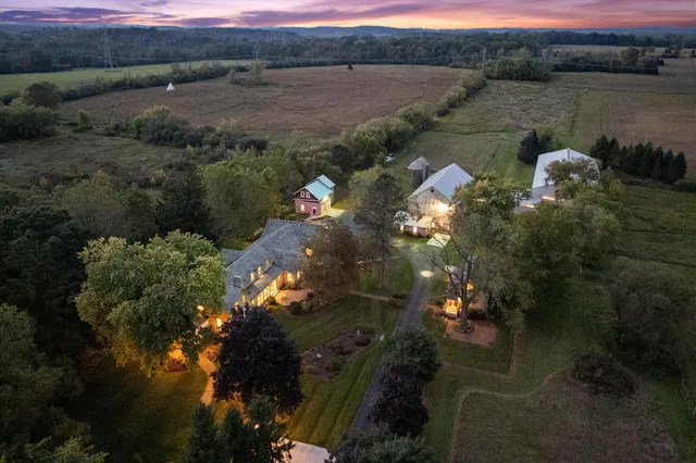 $1,999,000 | 7918 Pleasant Valley Road, Saukville, WI 53080