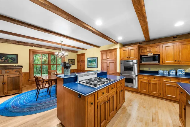 $1,999,000 | 7918 Pleasant Valley Road, Saukville, WI 53080