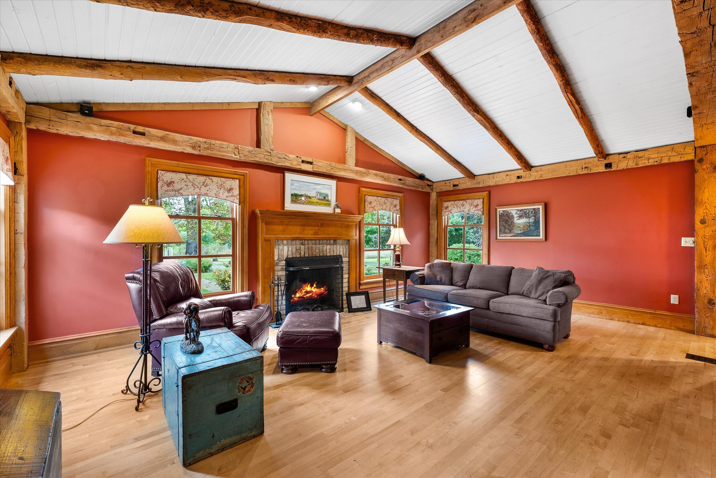 7918 Pleasant Valley Road Saukville, WI 53080 - Photo 17 of 117 Family Room