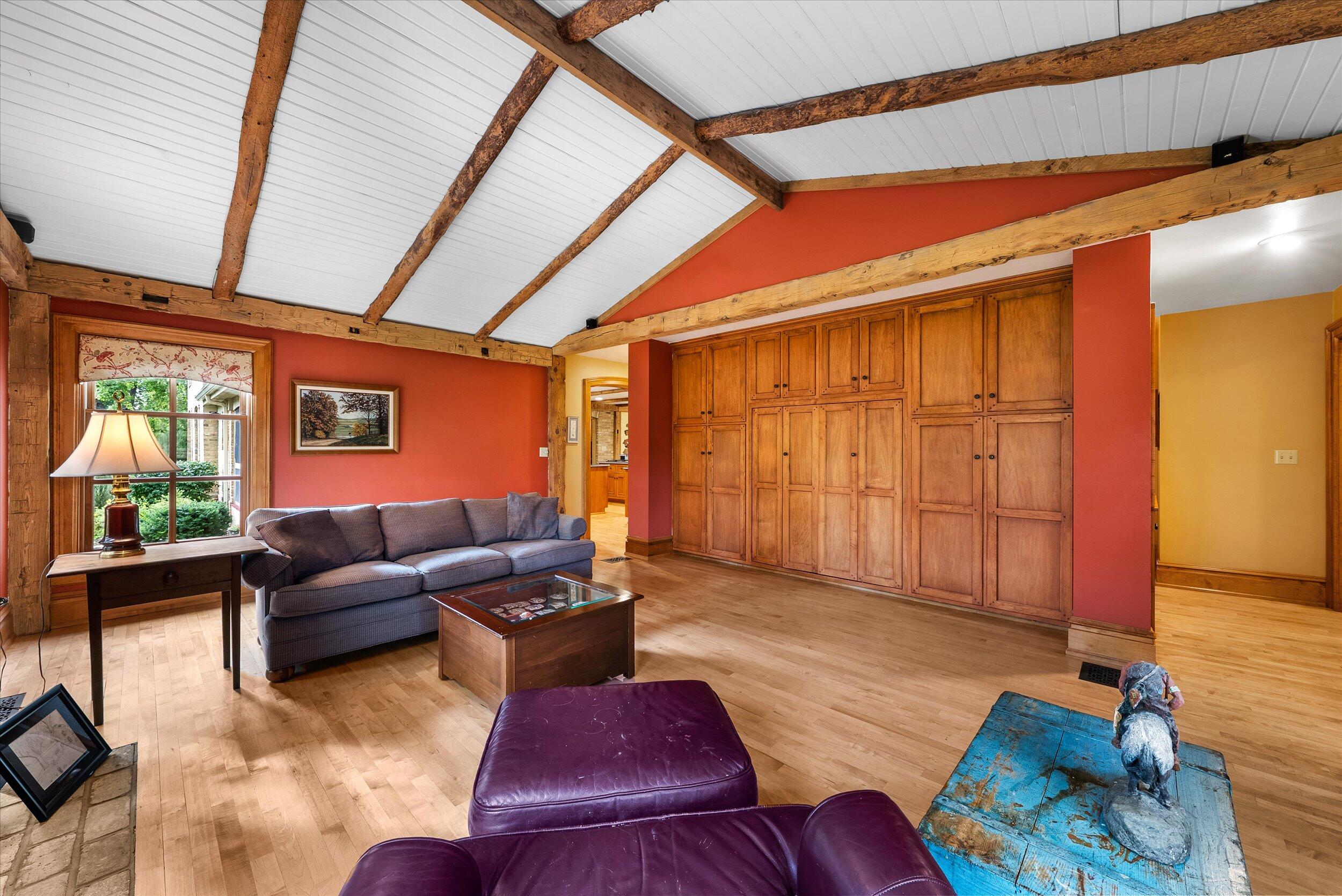 7918 Pleasant Valley Road Saukville, WI 53080 - Photo 19 of 117 Family Room