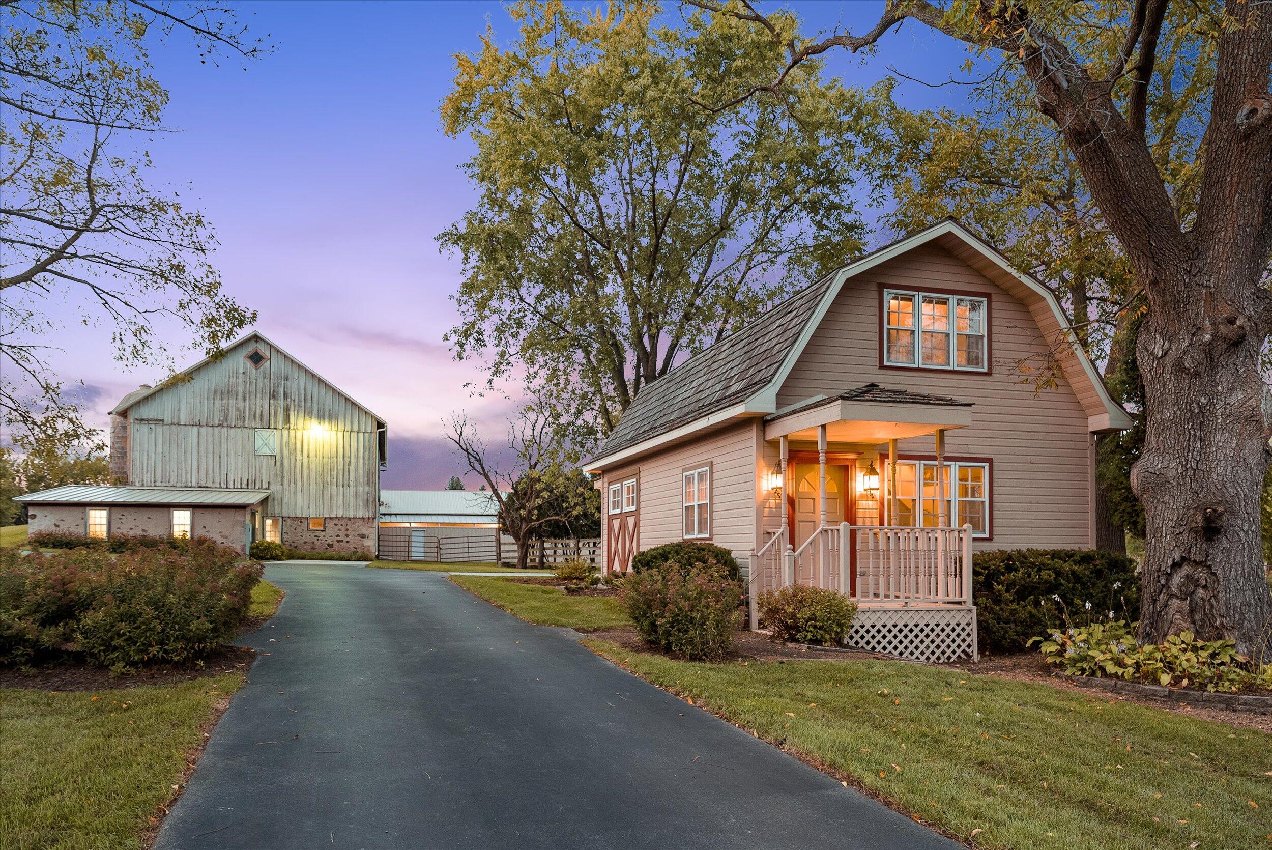 7918 Pleasant Valley Road Saukville, WI 53080 - Photo 2 of 117 Carriage House and Barn
