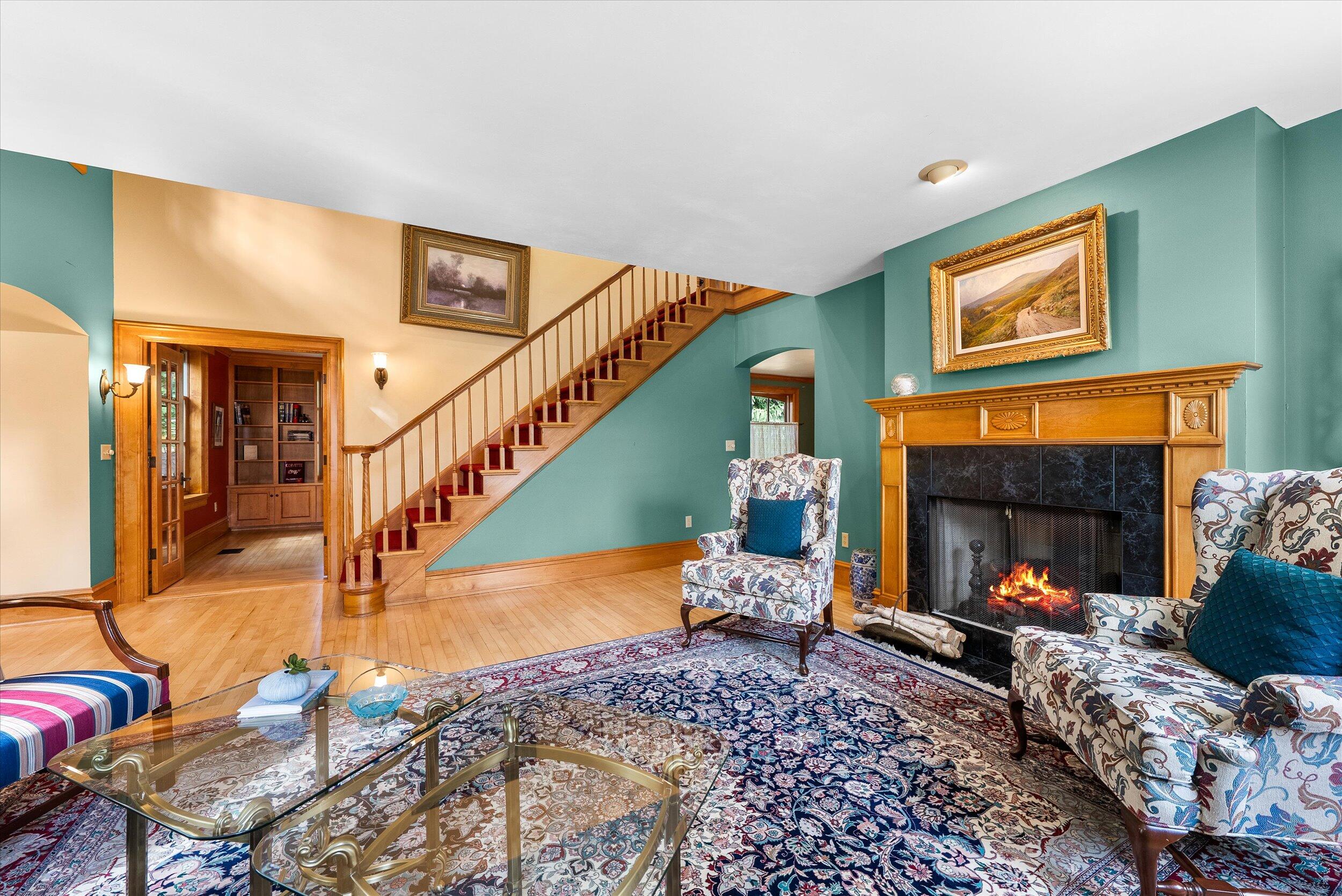 7918 Pleasant Valley Road Saukville, WI 53080 - Photo 29 of 117 Living Room