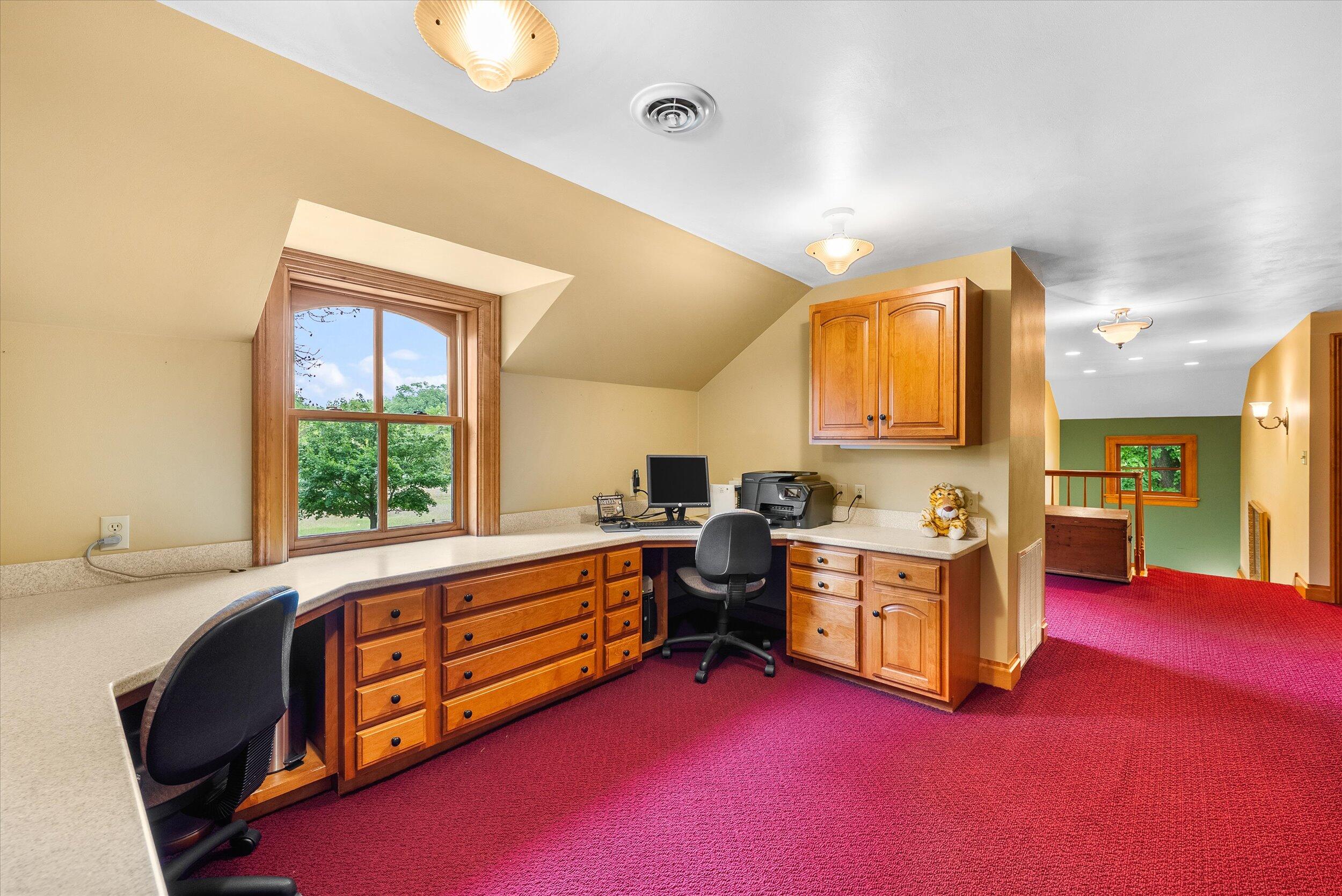 7918 Pleasant Valley Road Saukville, WI 53080 - Photo 43 of 117 Upper Office