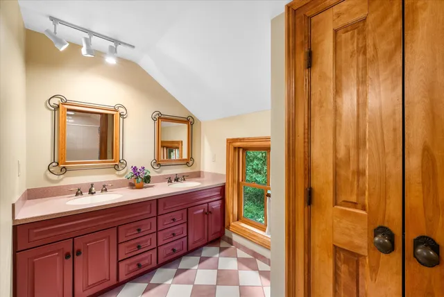 $1,999,000 | 7918 Pleasant Valley Road, Saukville, WI 53080