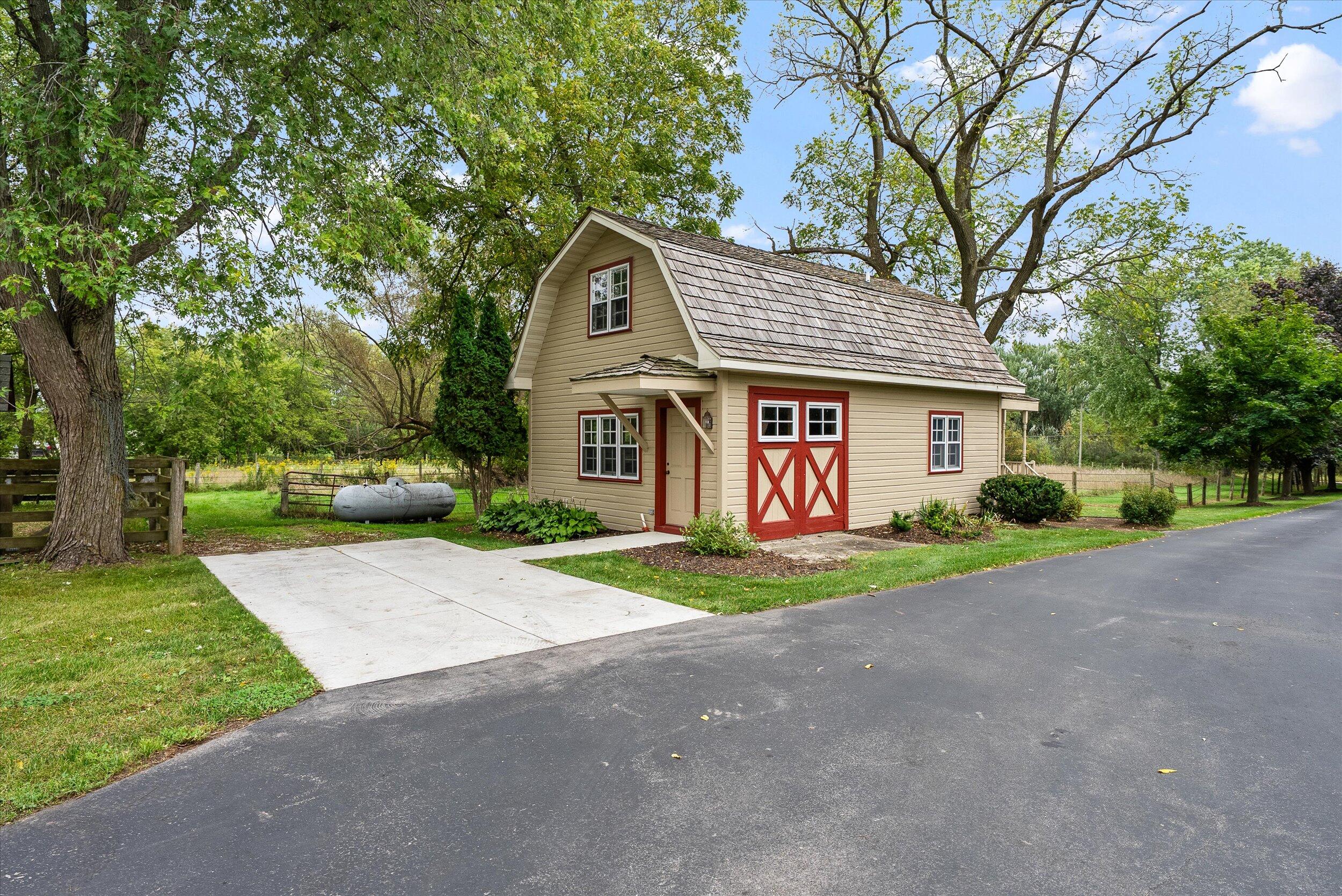 7918 Pleasant Valley Road Saukville, WI 53080 - Photo 55 of 117 Carriage House
