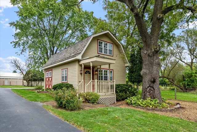 $1,999,000 | 7918 Pleasant Valley Road, Saukville, WI 53080