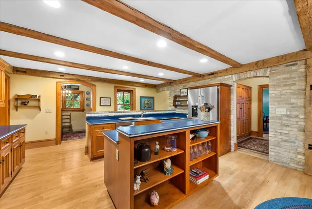 $1,999,000 | 7918 Pleasant Valley Road, Saukville, WI 53080