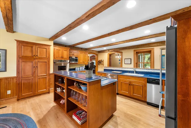 $1,999,000 | 7918 Pleasant Valley Road, Saukville, WI 53080