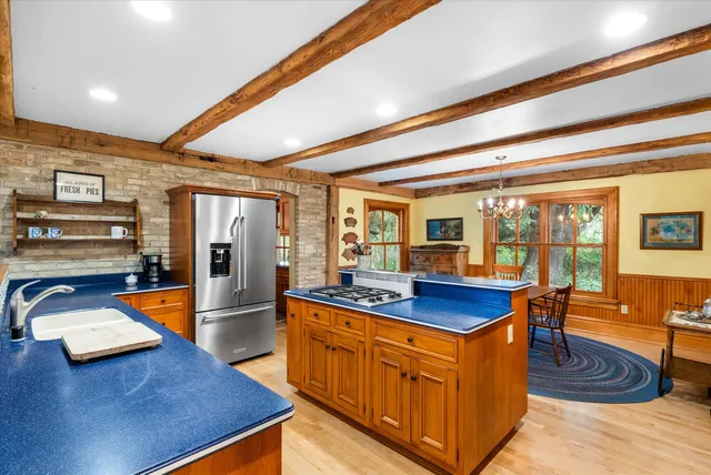 $1,999,000 | 7918 Pleasant Valley Road, Saukville, WI 53080