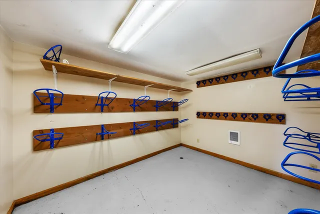 $1,999,000 | 7918 Pleasant Valley Road, Saukville, WI 53080