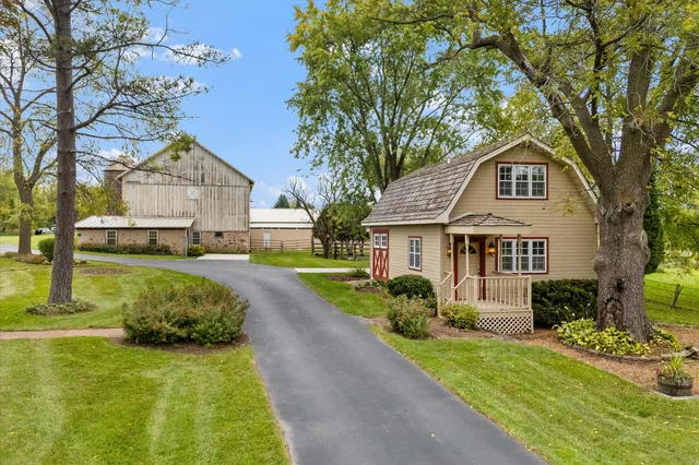 $1,999,000 | 7918 Pleasant Valley Road, Saukville, WI 53080