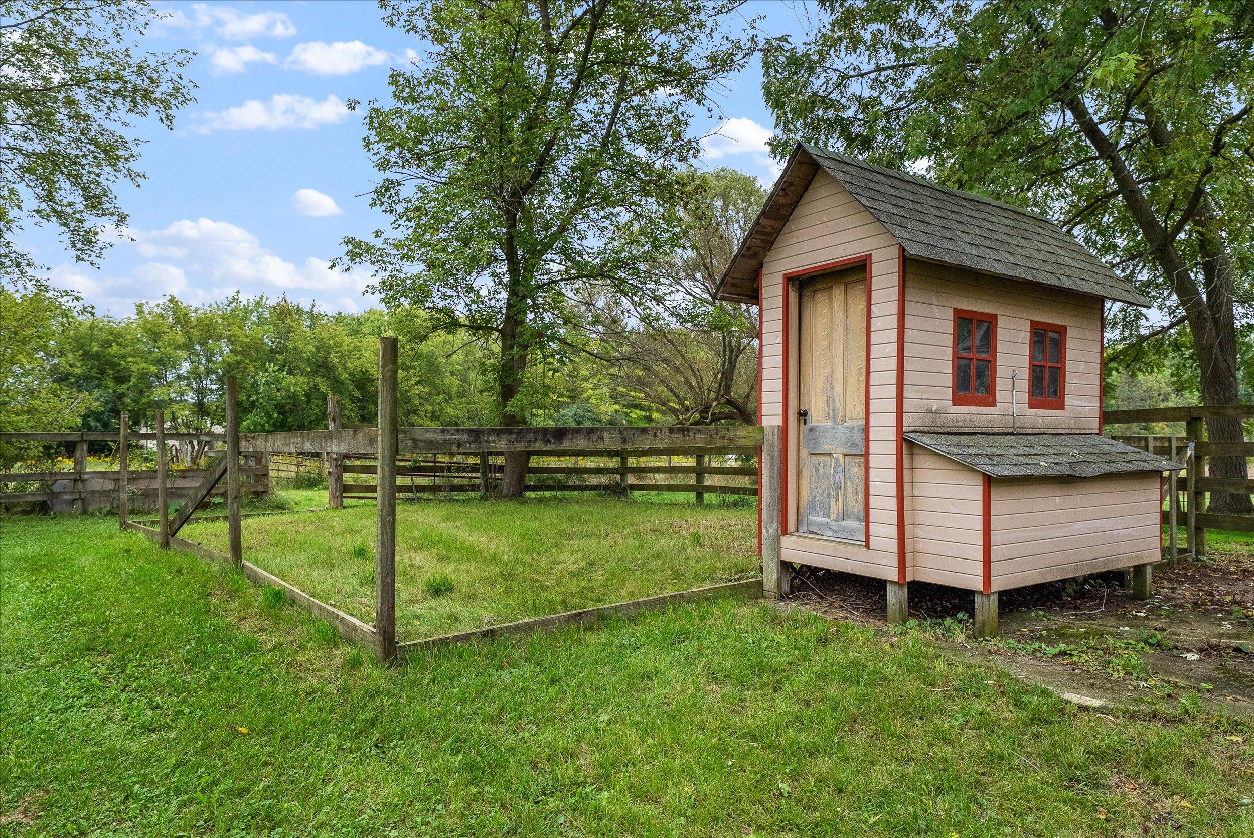 7918 Pleasant Valley Road Saukville, WI 53080 - Photo 99 of 117 Chicken Coop