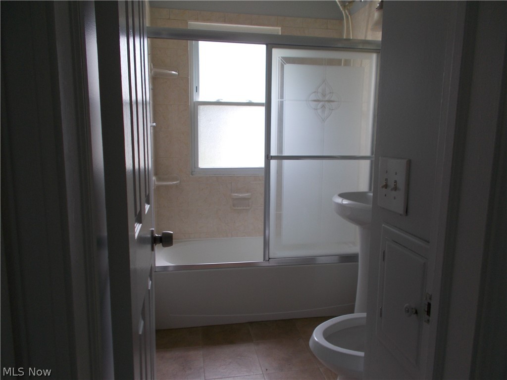 1195 Sunset Road Cleveland, OH 44124 - Photo 9 of 21