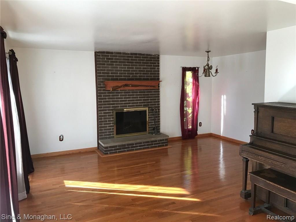 26925 South River Road Harrison Township, MI 48045 - Photo 3 of 14 3.JPG