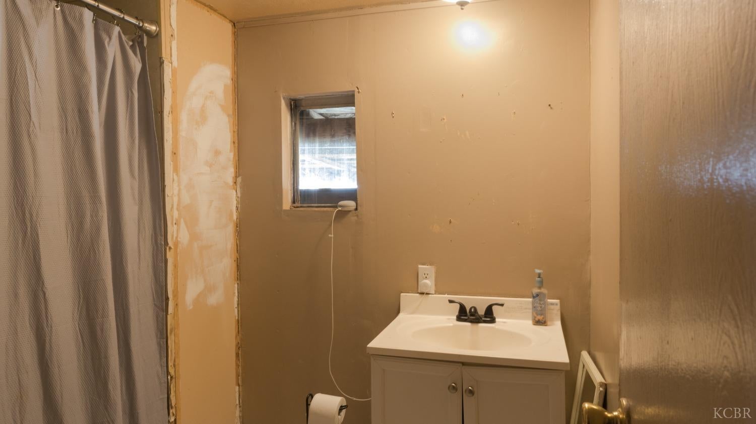 414 West Hanford Armona Road Lemoore, CA 93245 - Photo 13 of 20 Gallery Image 13