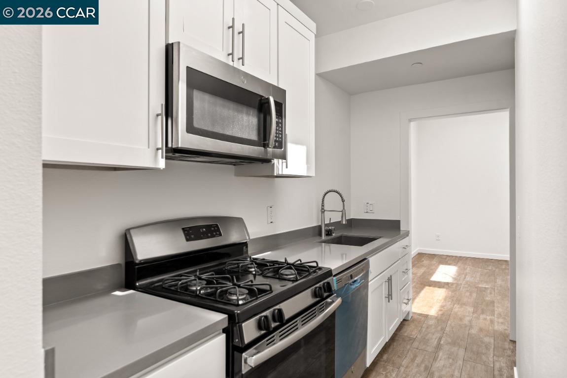 646 Hegenberger Road Oakland, CA 94621 - Photo 5 of 13