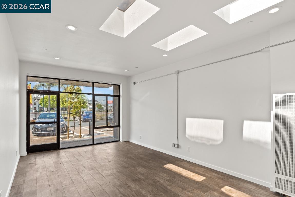 646 Hegenberger Road Oakland, CA 94621 - Photo 9 of 13