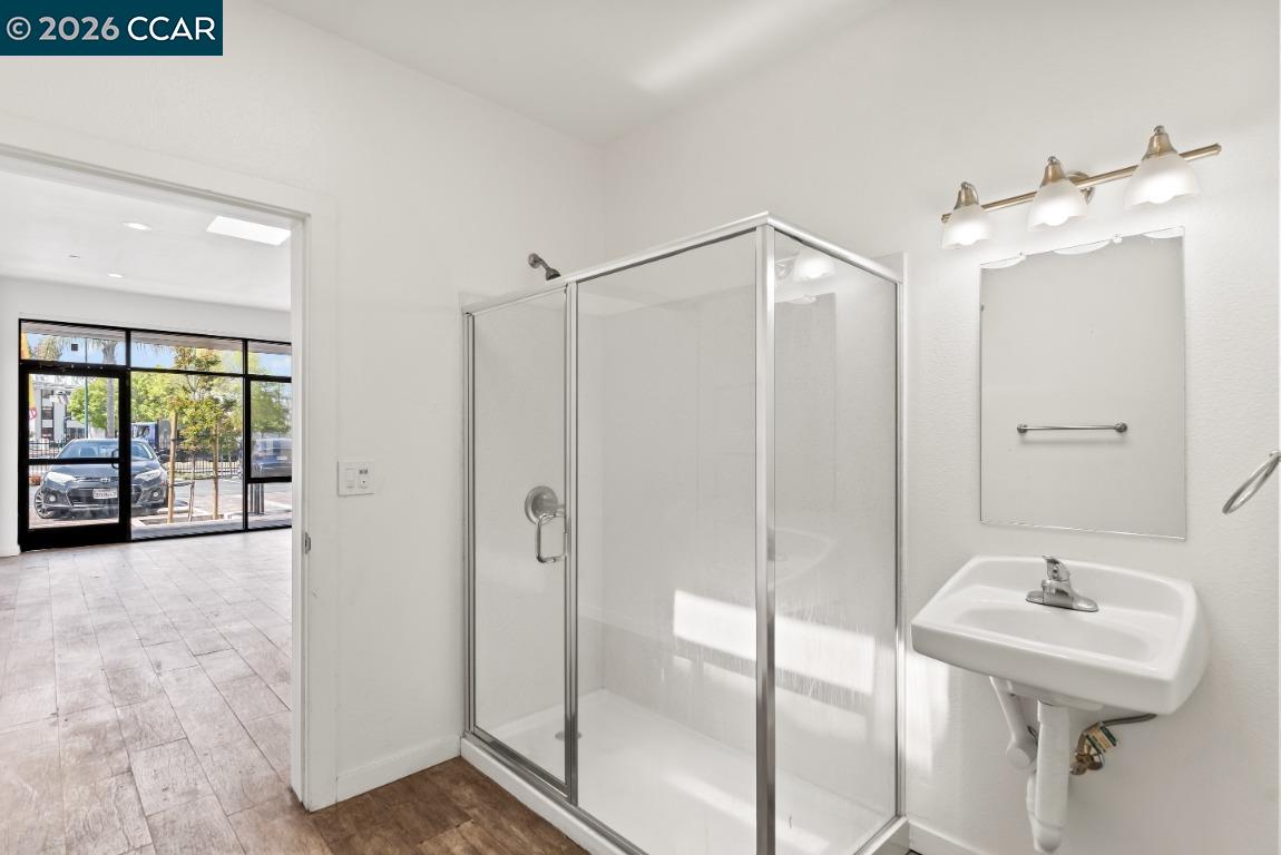 646 Hegenberger Road Oakland, CA 94621 - Photo 10 of 13