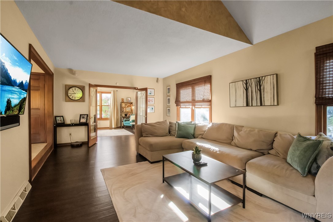 76 Southpoint Drive Lancaster, NY 14086 - Photo 12 of 45