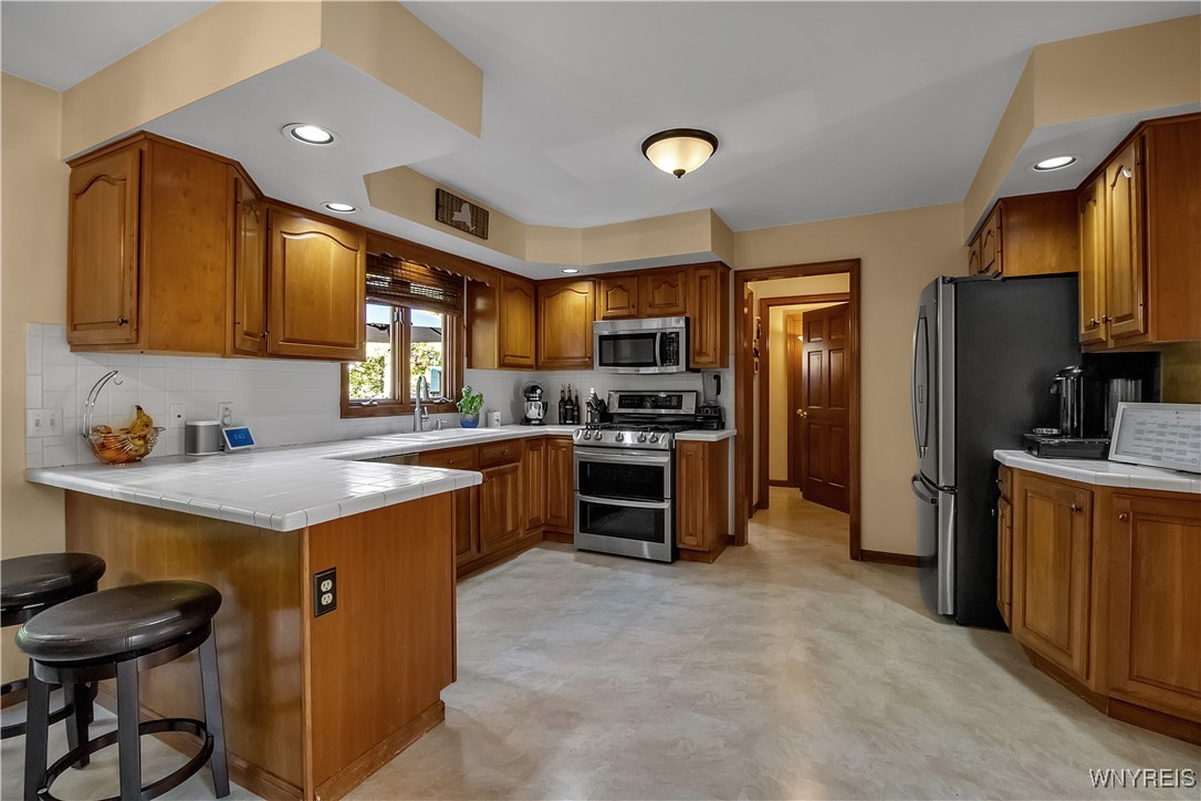 76 Southpoint Drive Lancaster, NY 14086 - Photo 13 of 45