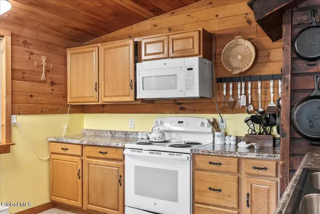 $257,000 | 125 Church Street, Howes Cave, NY 12092