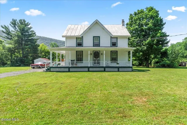 $257,000 | 125 Church Street, Howes Cave, NY 12092