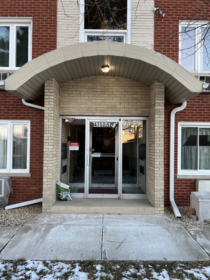 4752 West 101st Street, Unit 8C Oak Lawn, IL 60453 - Photo 1 of 13