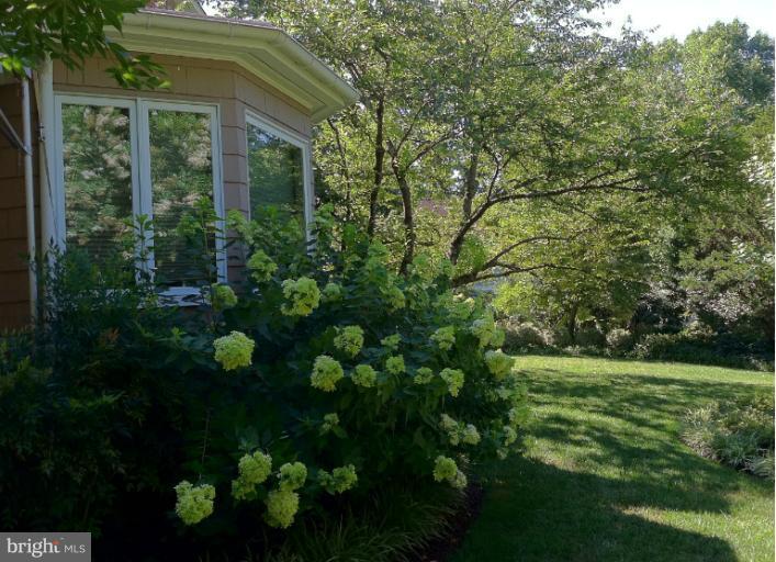 1408 Ruxton Road Towson, MD 21204 - Photo 12 of 29 Dining room exterior, overlooking garden
