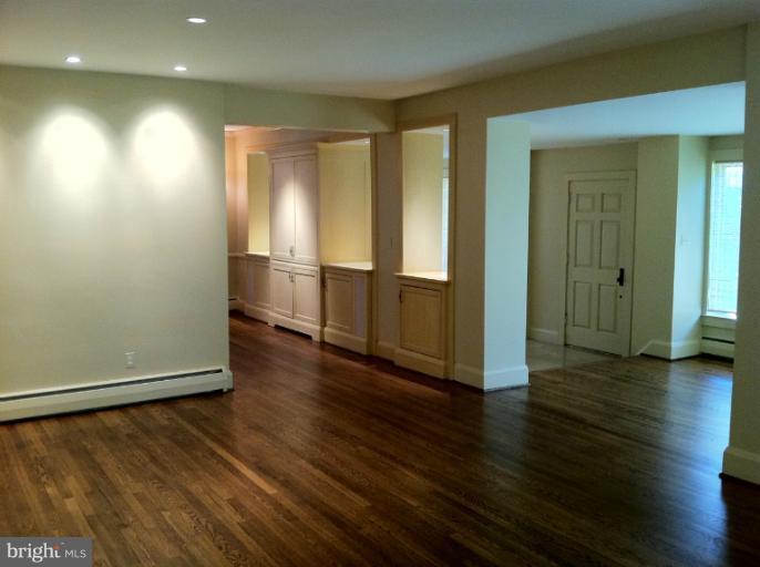 1408 Ruxton Road Towson, MD 21204 - Photo 17 of 29 Living Room, looking to front hall & family room