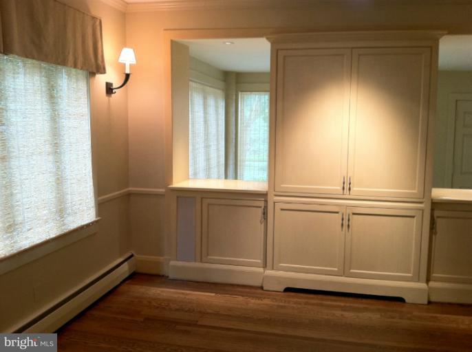 1408 Ruxton Road Towson, MD 21204 - Photo 20 of 29 Family Room with beautiful built-in's