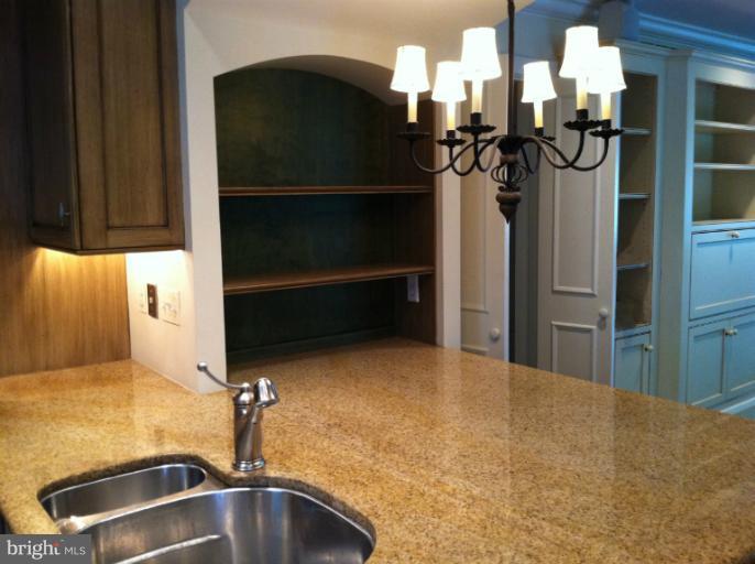 1408 Ruxton Road Towson, MD 21204 - Photo 22 of 29 Kitchen looking towards breakfast bar