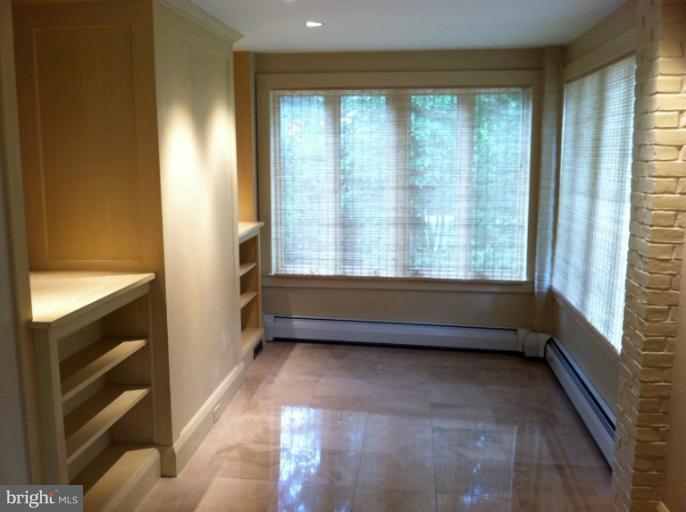1408 Ruxton Road Towson, MD 21204 - Photo 24 of 29 Front hall