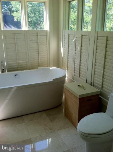 1408 Ruxton Road Towson, MD 21204 - Photo 4 of 29 Master bath with Italian soaking tub & marble flr