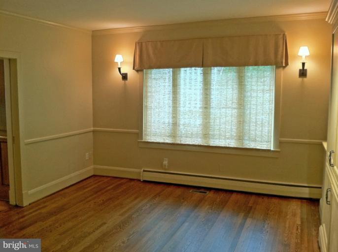 1408 Ruxton Road Towson, MD 21204 - Photo 7 of 29 Family Room, between the living room & kitchen