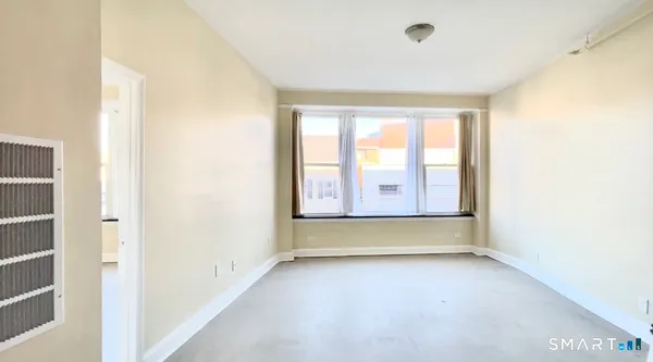 $1,250 | 77 Bank Street, Unit 2B, Waterbury, CT 06702