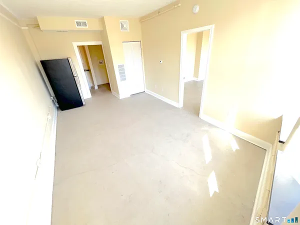 $1,250 | 77 Bank Street, Unit 2B, Waterbury, CT 06702
