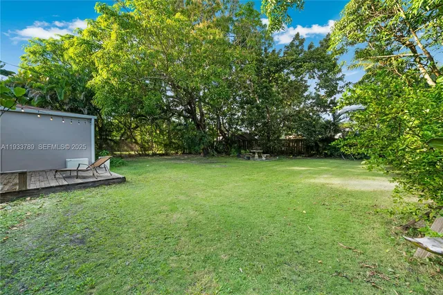 a view of a outdoor space