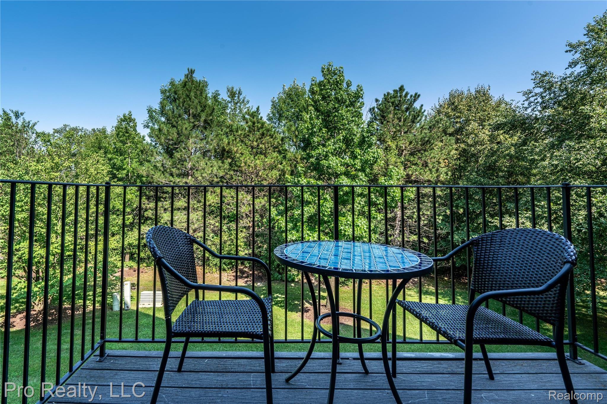 555 Cherry Orchard Road Canton, MI 48188 - Photo 11 of 23 555 Cherry-16.jpg