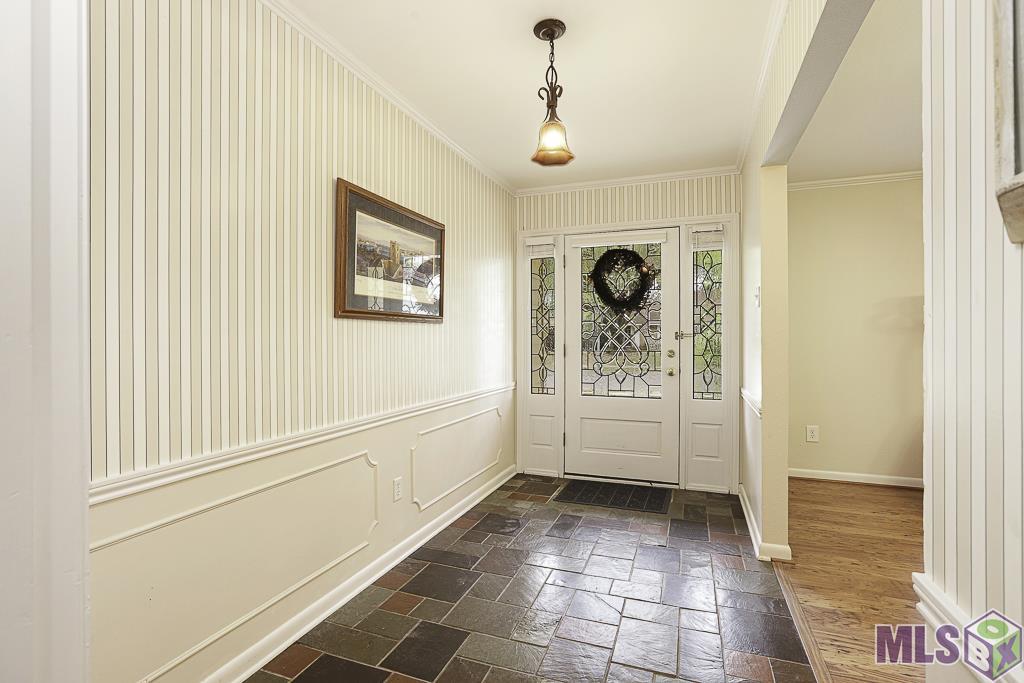 991 Colonial Drive Baton Rouge, LA 70806 - Photo 21 of 35 Foyer