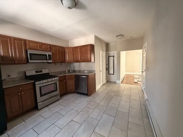 $2,600 | 132 Chelsea Street, Unit 1, Boston, MA 02128