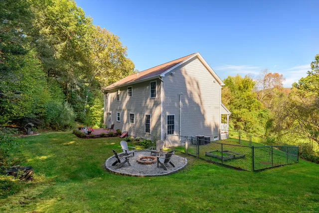 $699,900 | 27 Pole Bridge Road, Newtown, CT 06482