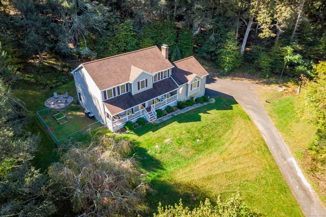 $699,900 | 27 Pole Bridge Road, Newtown, CT 06482