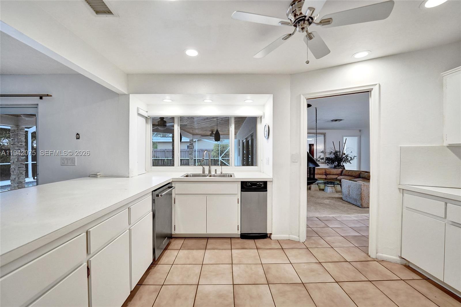 7420 Southwest 13th Street Plantation, FL 33317 - Photo 22 of 68