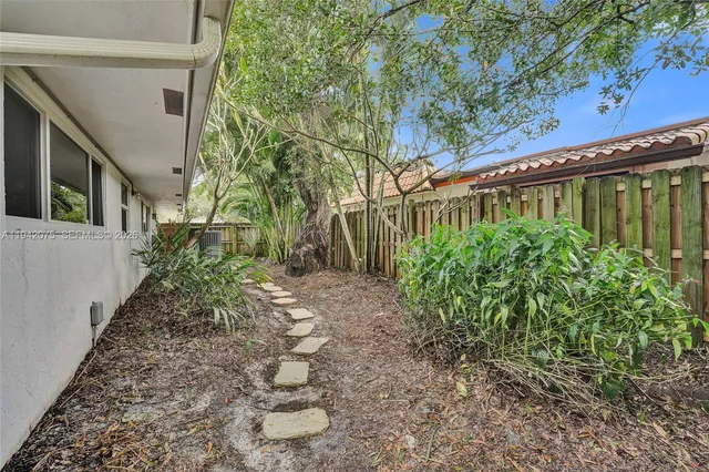 $749,900 | 7420 Southwest 13th Street, Plantation, FL 33317