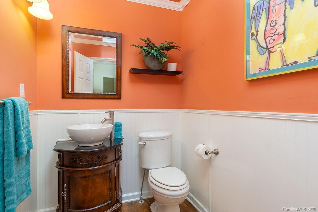 107 Beaver Ridge Road, Unit 107 Asheville, NC 28804 - Photo 8 of 30 Gallery Image 8