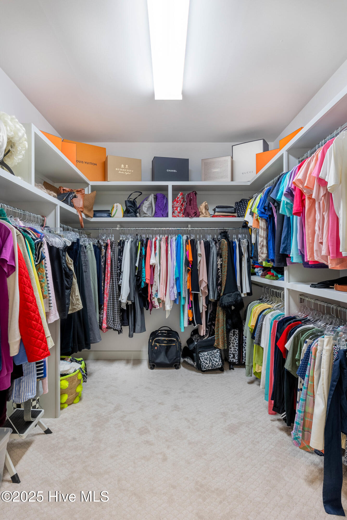 929 Arboretum Drive Wilmington, NC 28405 - Photo 17 of 31 _master_closet_final_2_337