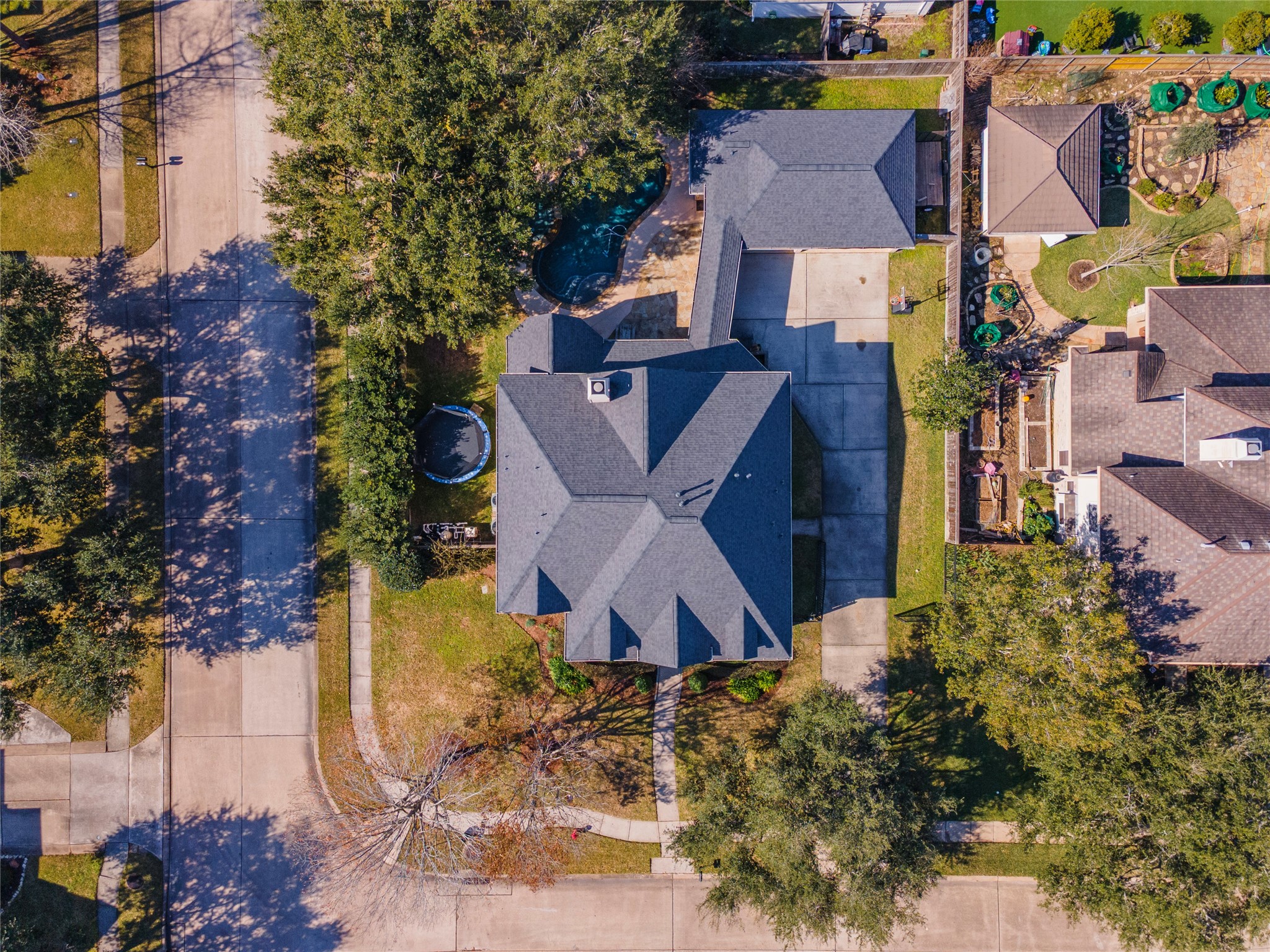 700 Red Oak Lane Friendswood, TX 77546 - Photo 46 of 48 an aerial view of houses with outdoor space