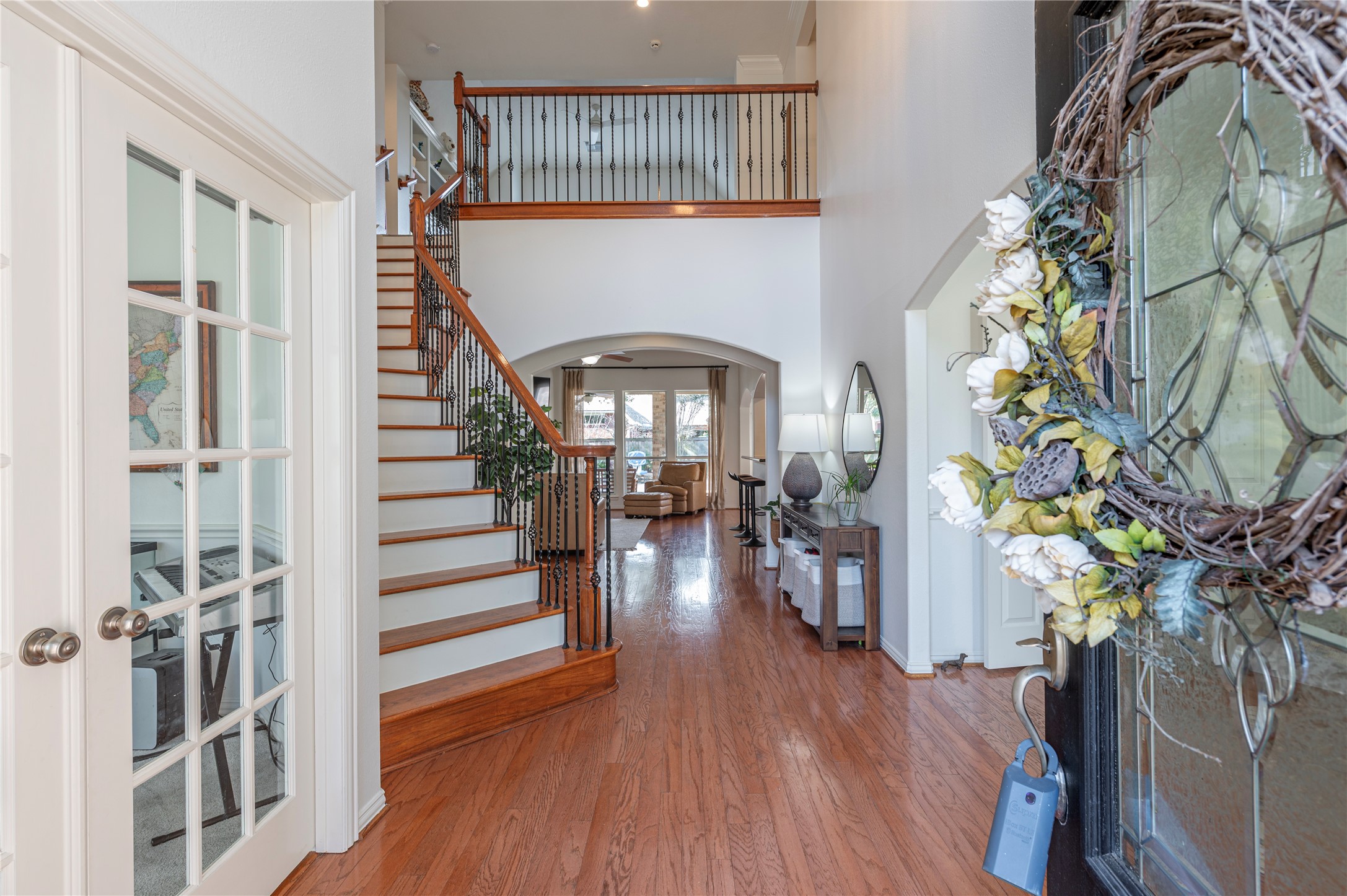 700 Red Oak Lane Friendswood, TX 77546 - Photo 6 of 48 a view of entryway with wooden floor