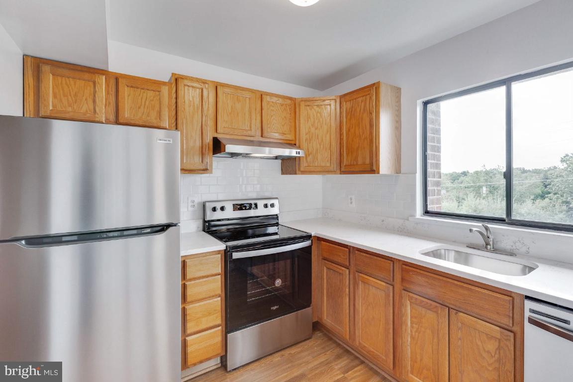 15601 Dorset Road, Unit 11 Laurel, MD 20707 - Photo 7 of 31 Updated kitchen w/Marble Tops & SS Appliances