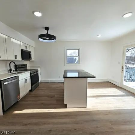 $3,300 | 8 Berry Street, Unit 2, Dover, NJ 07801